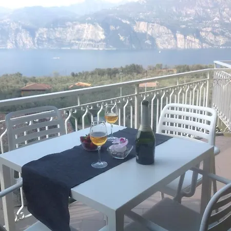 Arianna Panoramic * Malcesine