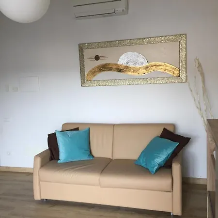 Arianna Panoramic דירה מאלצ'סינה